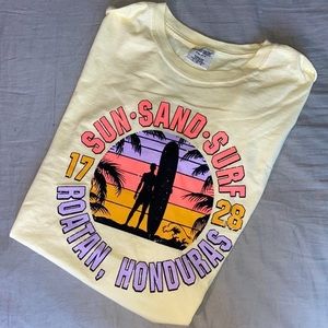 Roatan, Honduras Surfing Comfort Colors T-Shirt, short sleeve